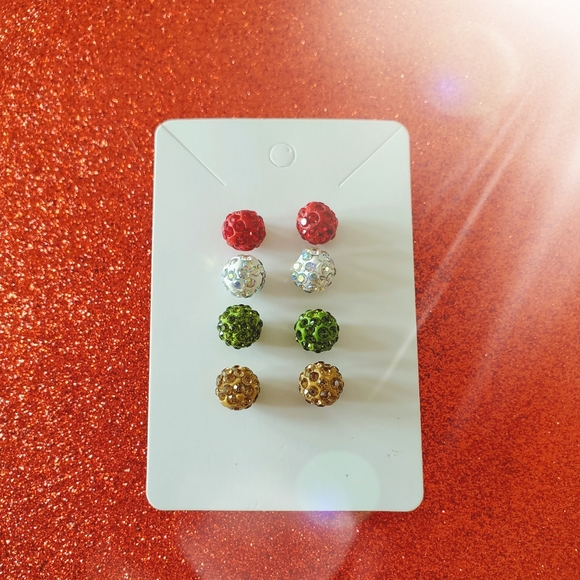 2/$20🌼 4 Pairs Stainless Steel Crystal Xmas Studs - Picture 2 of 4